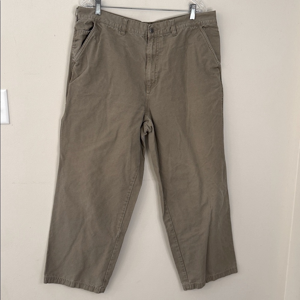 Guide Series khaki cargo pants 100%
Cotton zip button straight leg rugged 40x30